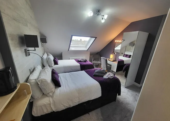 Lauderville Guest House
