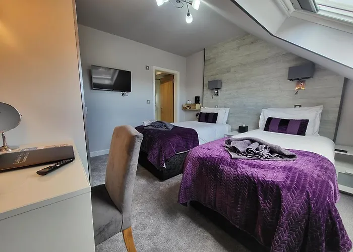 Lauderville Guest House